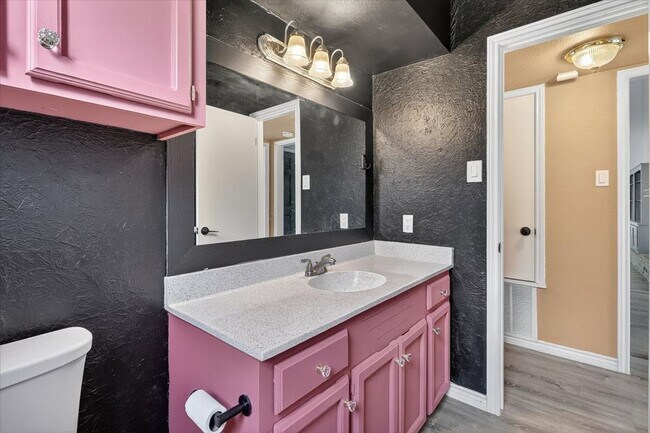 Building Photo - 5410 Fox Run Dr