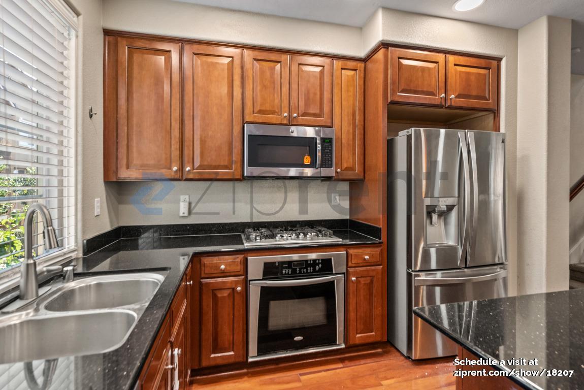 Building Photo - 1057 Tourmaline Terrace