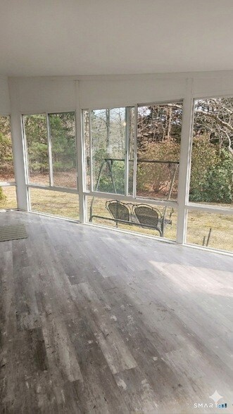 Building Photo - 20 Apple Way