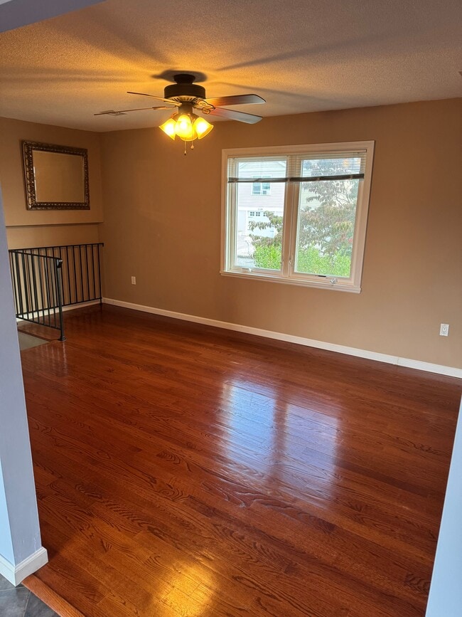 Building Photo - 122 E Navasink Dr