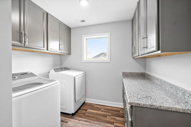 Building Photo - 1086 Spicer Dr