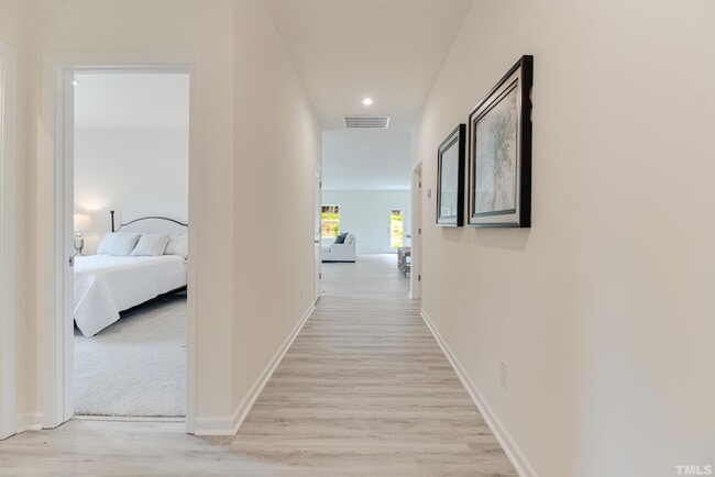 Building Photo - 95 Suhani Ln