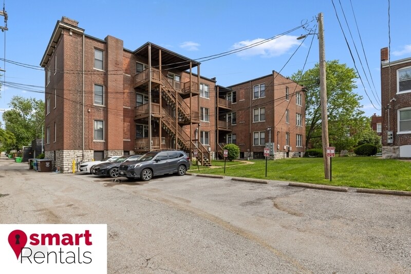 Building Photo - 2161 Thurman Ave