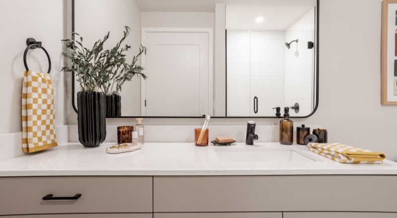 Building Photo - 1152 W Carroll Ave