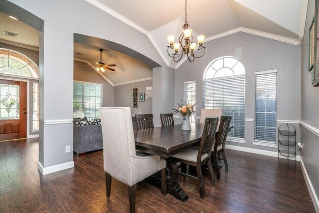 Building Photo - 3208 Ivory Pointe Dr