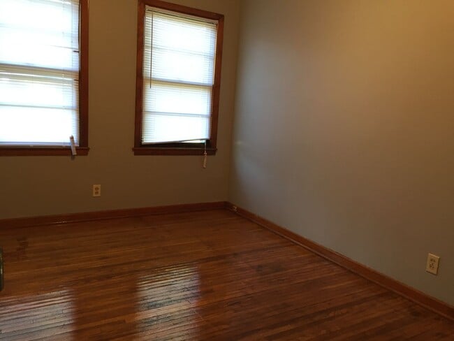 Building Photo - 2 Bedroom 1 Bath Single Family Home. No charge applications are online at www.cedarvalley4rent.com