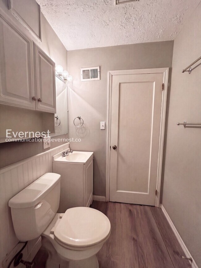 Building Photo - 9224 Kathlyn Dr