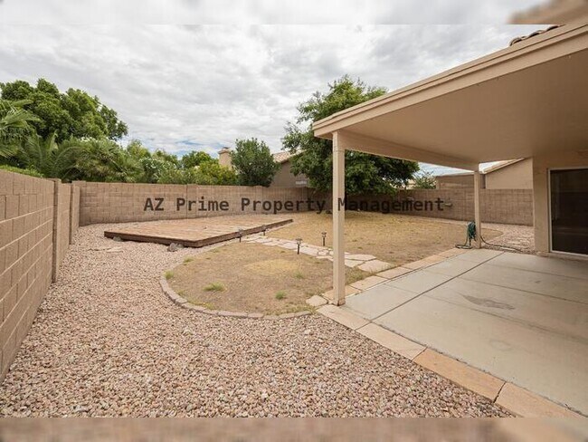 Building Photo - 7442 W Via Del Sol Dr