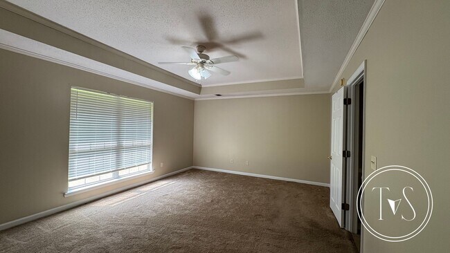 Building Photo - RATE DROP ALERT (was $$2600/month) and FALL MOVE-IN SPECIAL: 50% OFF 1st MONTH'S RENT!**