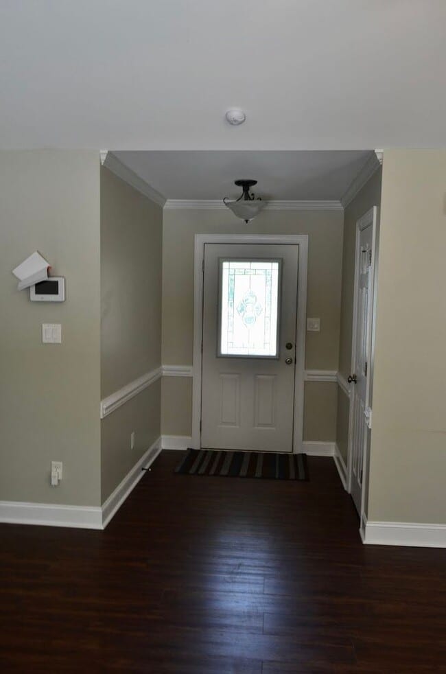 Building Photo - 816 Stoneview Dr