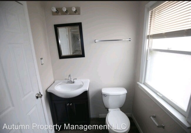 Building Photo - 3 br, 1 bath House - 1109 Shadowlawn Street