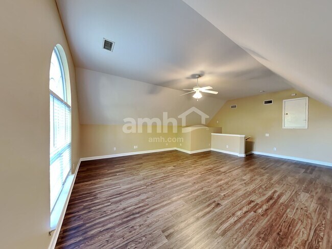 Building Photo - 7005 Count Fleet Ct