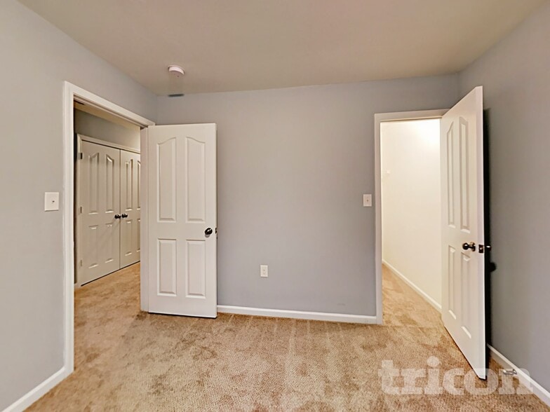 Building Photo - 311 Lind Point Ln