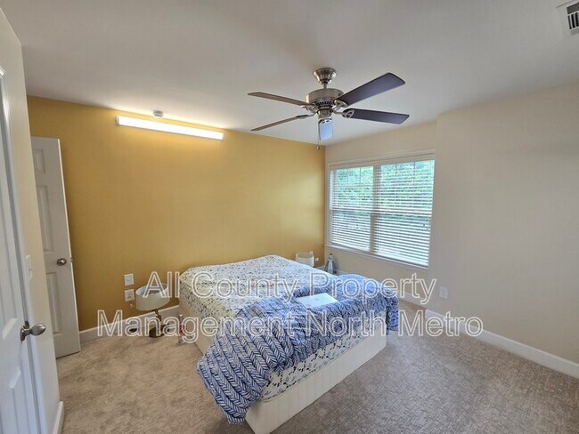 Building Photo - 1160 Sterling Brooke Dr