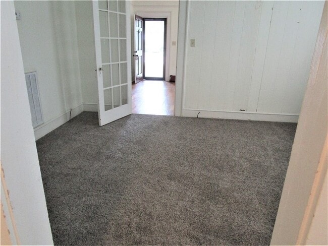 Building Photo - 2413 Pope Dr