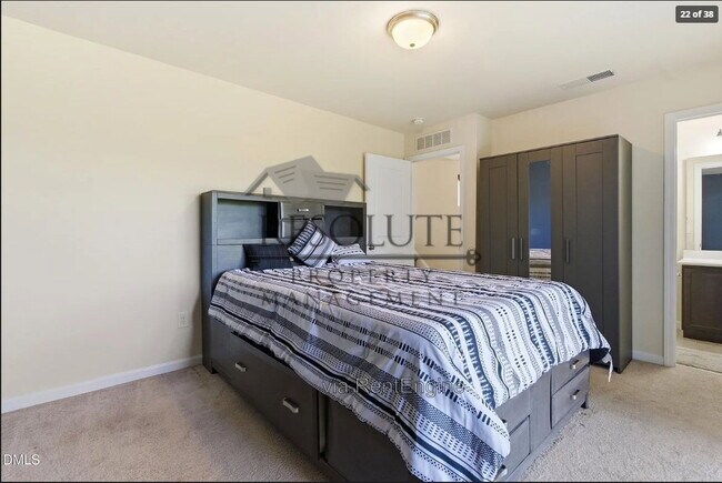 Building Photo - 4116 Sykes St