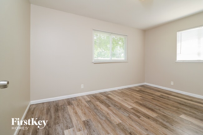 Building Photo - 11091 Saxonhall Dr