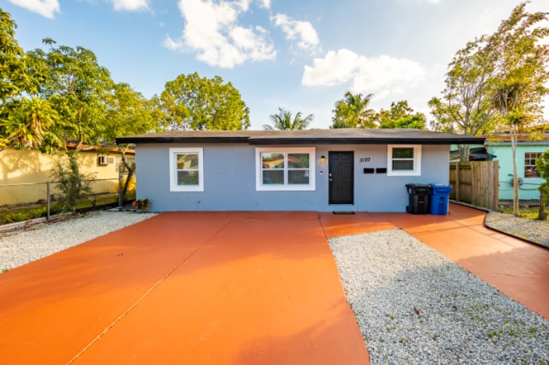 Building Photo - 3120 SW 12th Pl