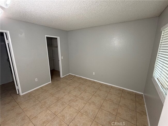 Building Photo - 3732 Oak Creek Dr