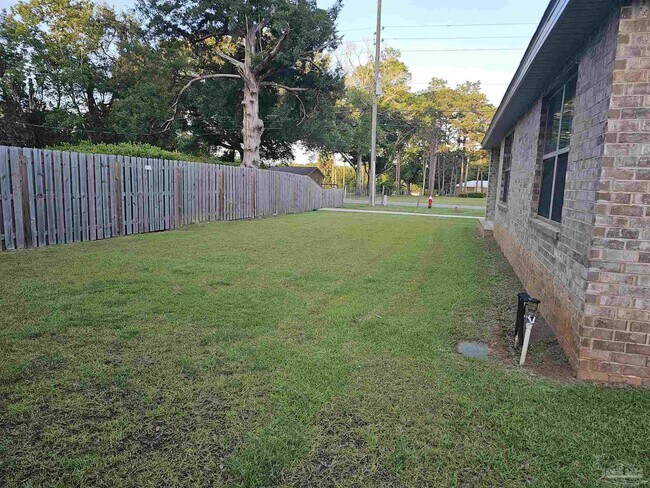 Building Photo - 6304 Burrow Ln
