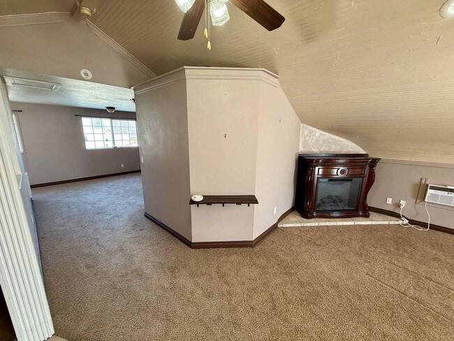 Building Photo - Keefer Studio