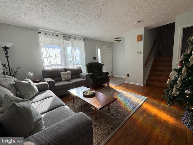 Building Photo - 3132 Laurel View Dr