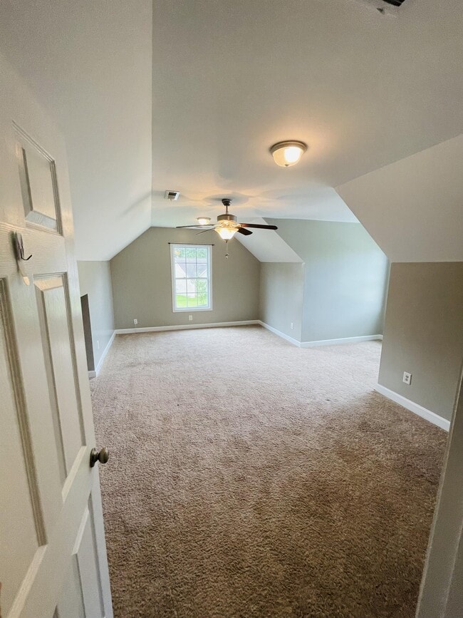Building Photo - 303 Elk Ct