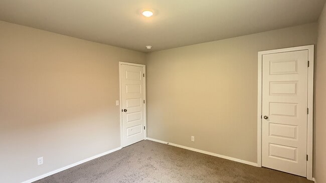 Building Photo - Welcome to your dream home in the heart of...