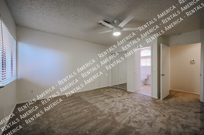 Building Photo - 4683 W Ivanhoe St