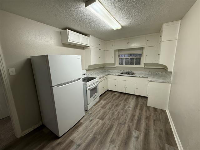 Building Photo - 1018 E Waco Ave