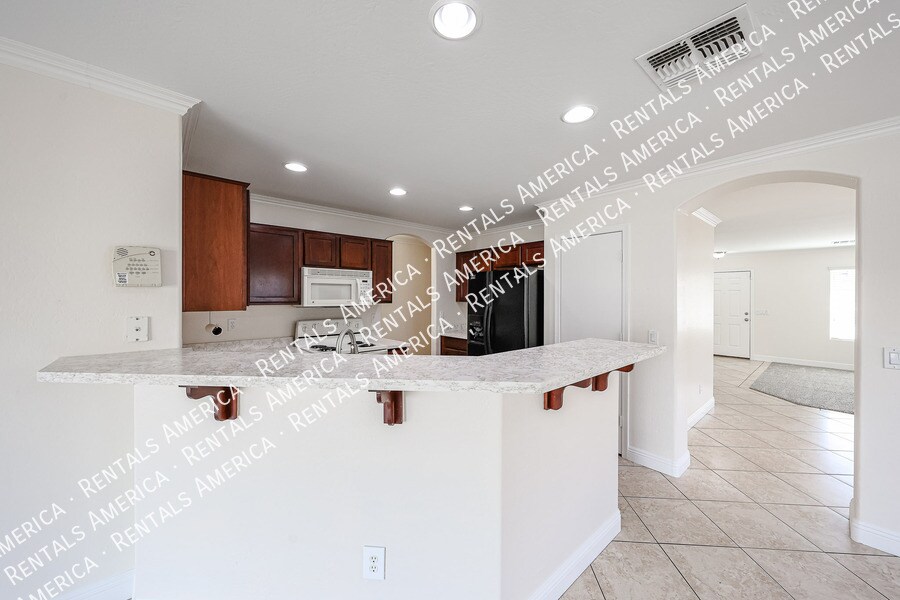 Building Photo - 1517 S 219th Dr