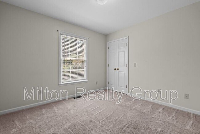 Building Photo - 464 Tirzah Dr