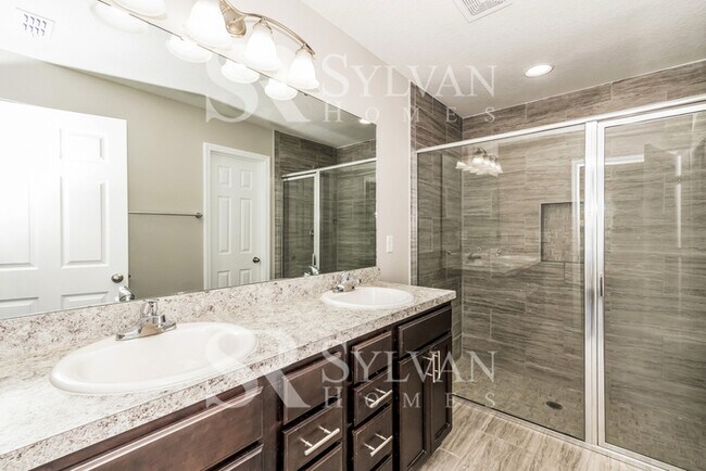 Building Photo - Charming 4BR 2BA Home