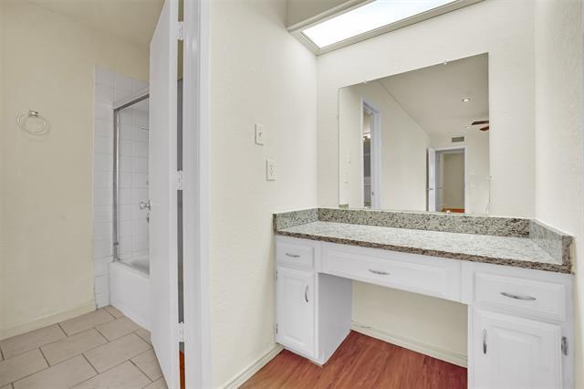 Building Photo - 710 W Embercrest Dr