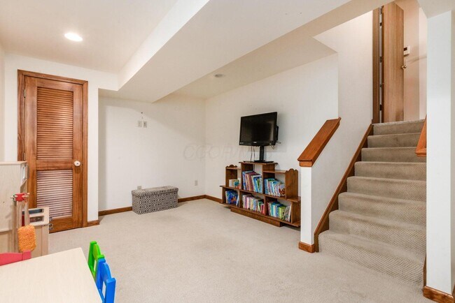 Building Photo - 4494 Earman Dr