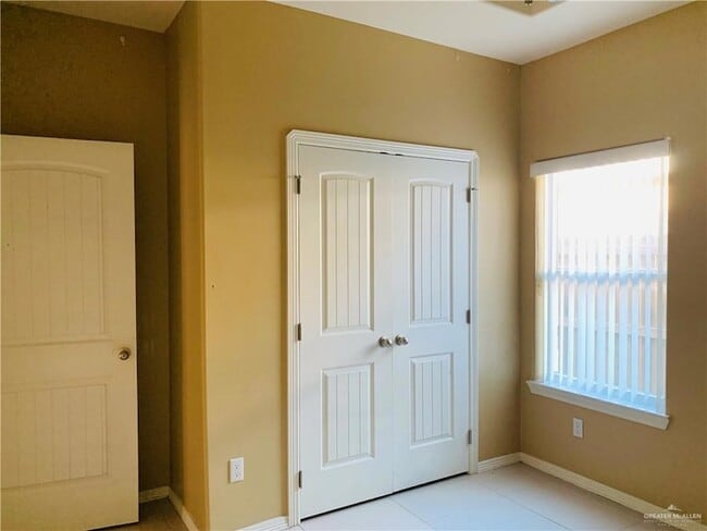 Building Photo - 2709 E Franklin Ave