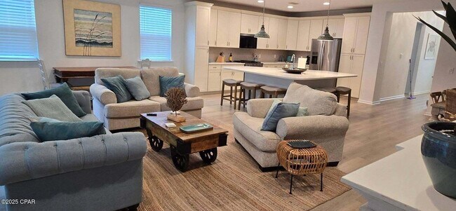 Building Photo - 9235 Paradise Dr