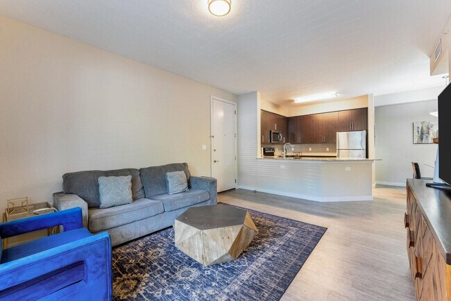 Primary Photo - 257 S Seneca Blvd