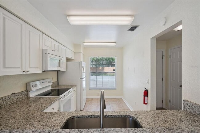 Building Photo - 2725 Mayer St