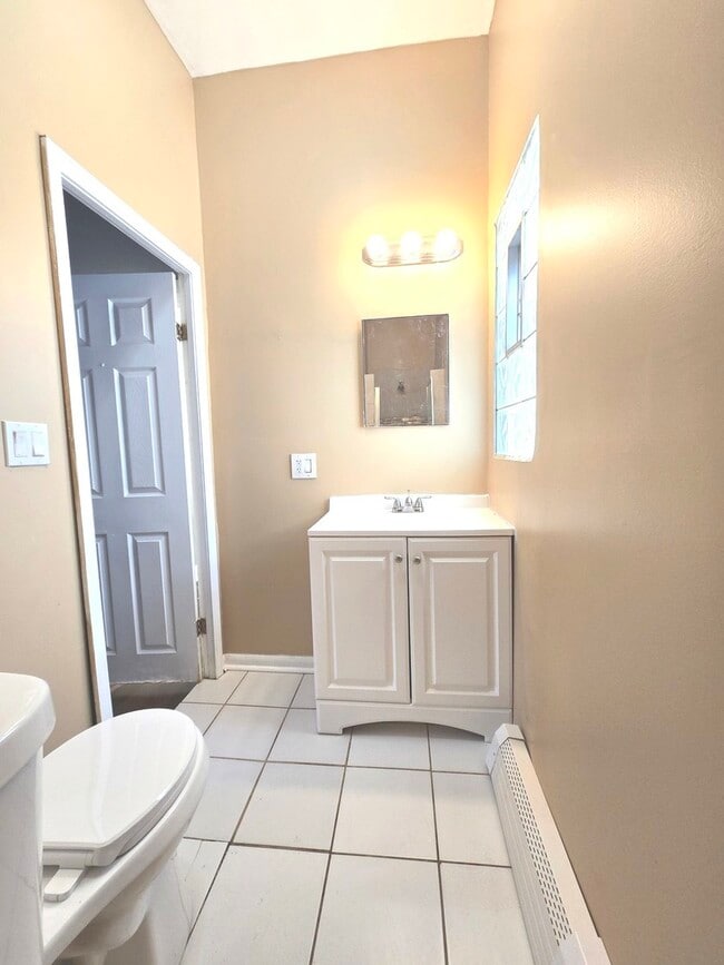 Building Photo - 253 W 118th St