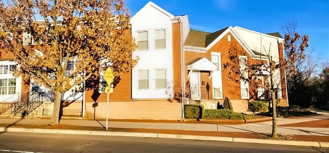 Building Photo - 316 N Broad St