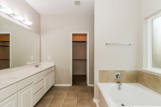 Building Photo - 14807 Waverly Hill Ln
