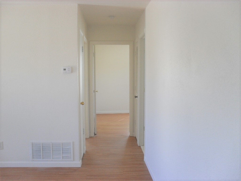 Building Photo - 703 N 1st St