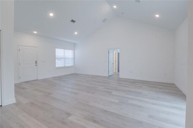 Building Photo - 2776 SW 142nd Ln