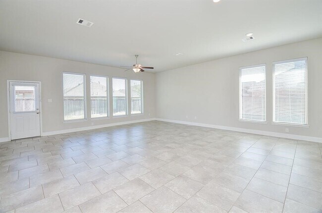 Building Photo - 19202 Presa Canyon Dr