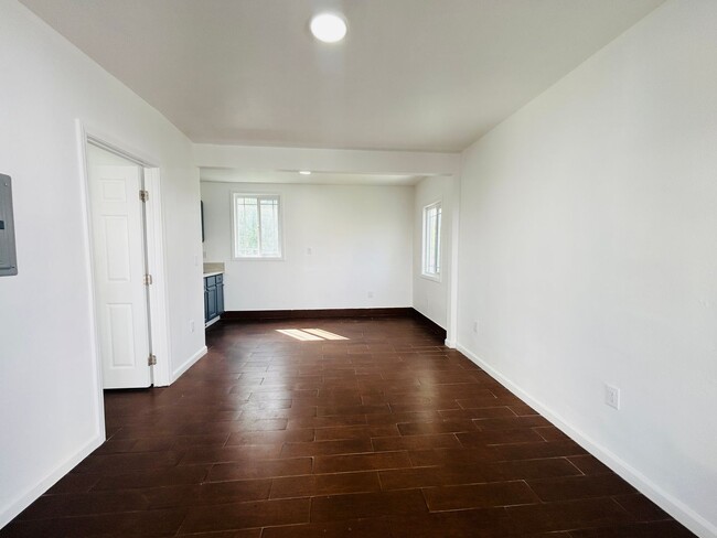 Building Photo - 13035 San Fernando Rd
