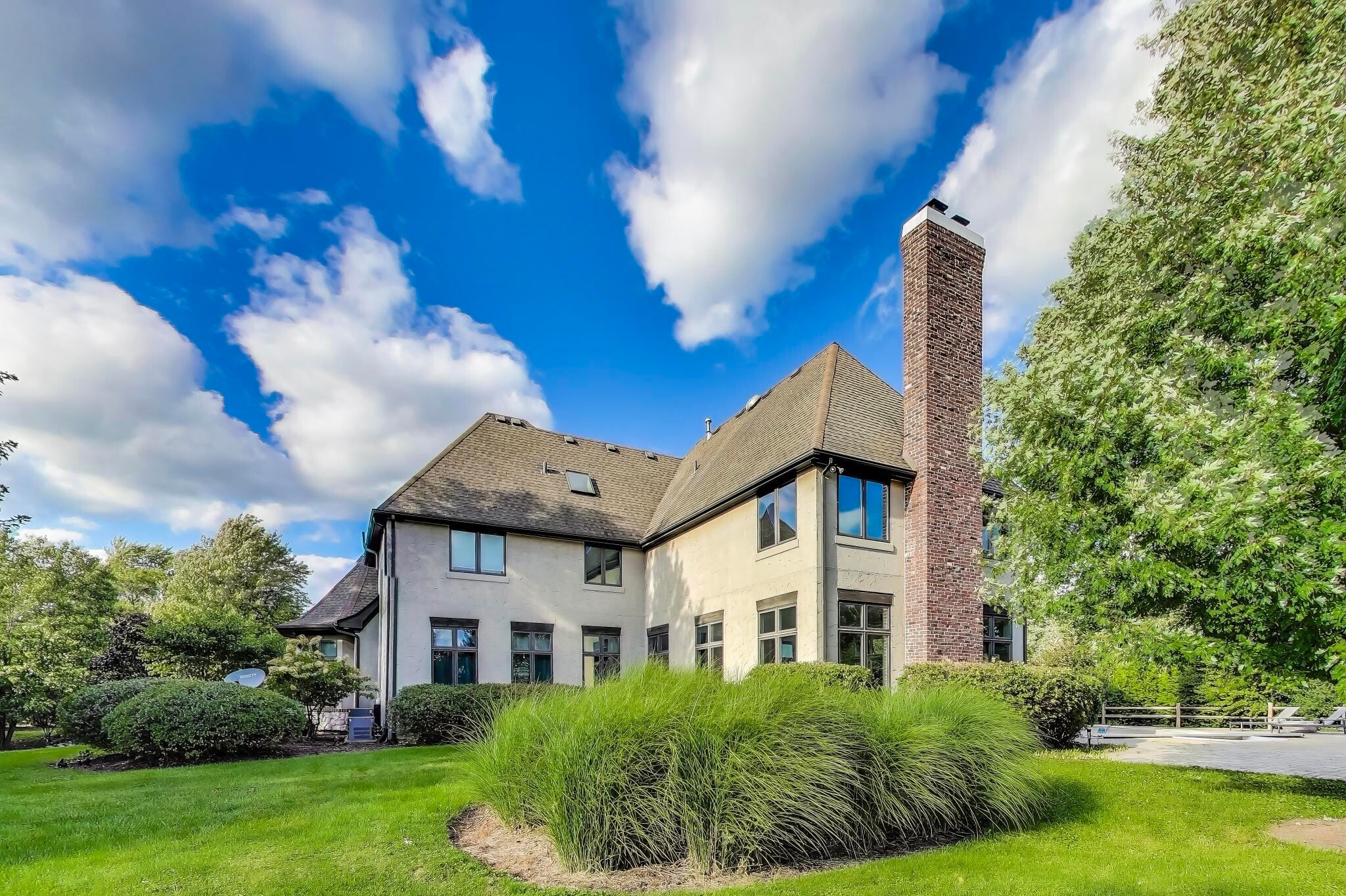 Building Photo - 23W711 Hobson Rd