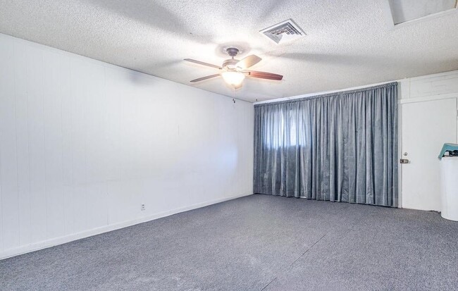 Building Photo - 2439 E Del Rio Dr