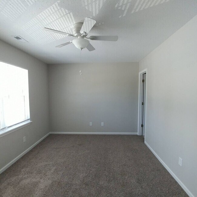 Building Photo - Townhome in Swansboro with 2 Master Suites + Community Pool. Showings Available!