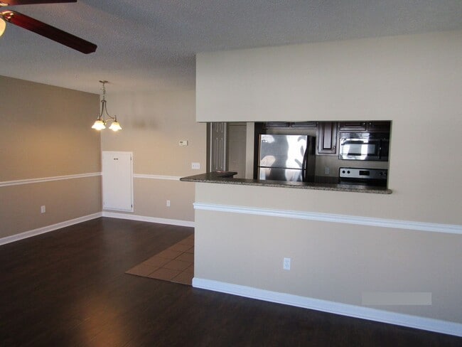 Building Photo - 127 Concord Ave